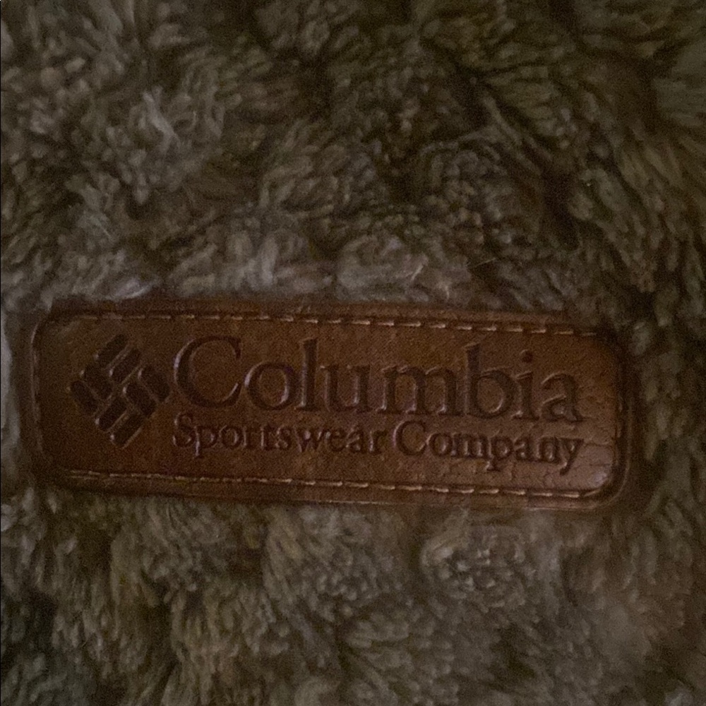 Sage green fleece jacket by Columbia. Xs